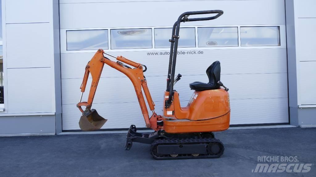 JCB 8008 CTS 小型挖掘机