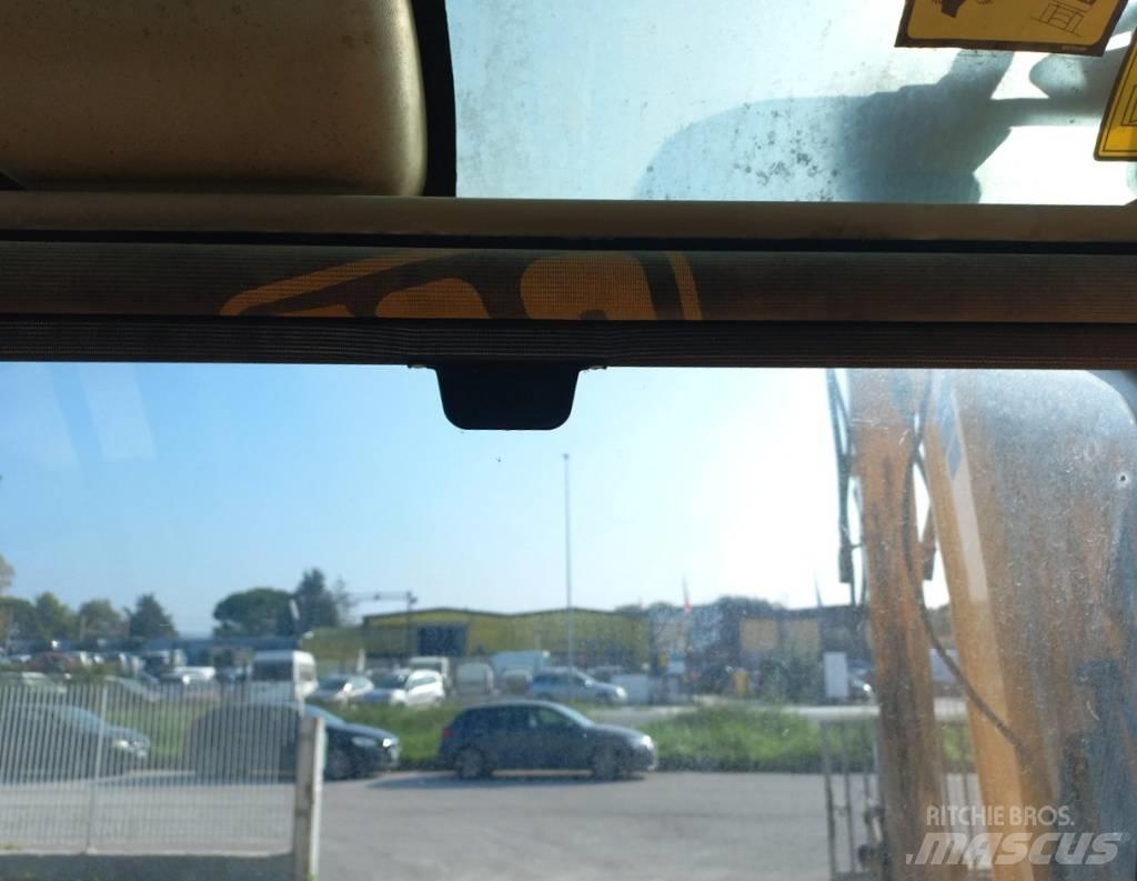 JCB 8080 ZTS 中型挖掘机