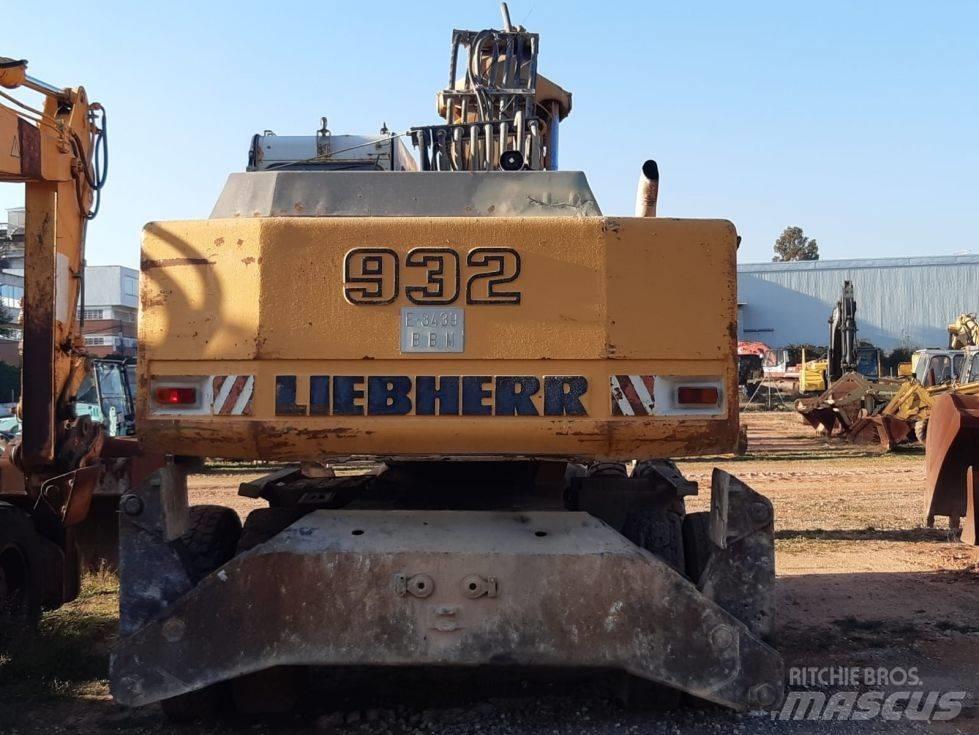 Liebherr A 932 轮式挖掘机