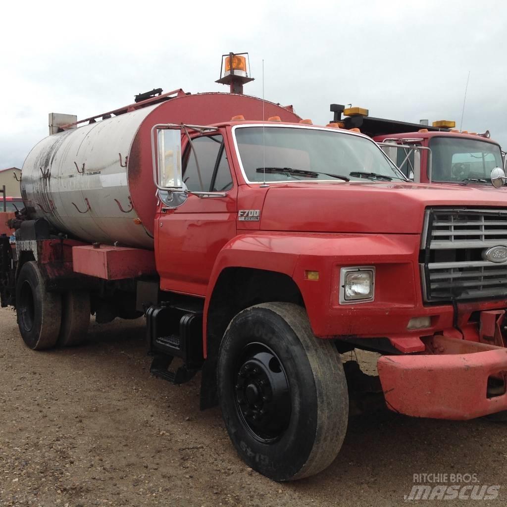 Ford F 700 混凝土搅拌车