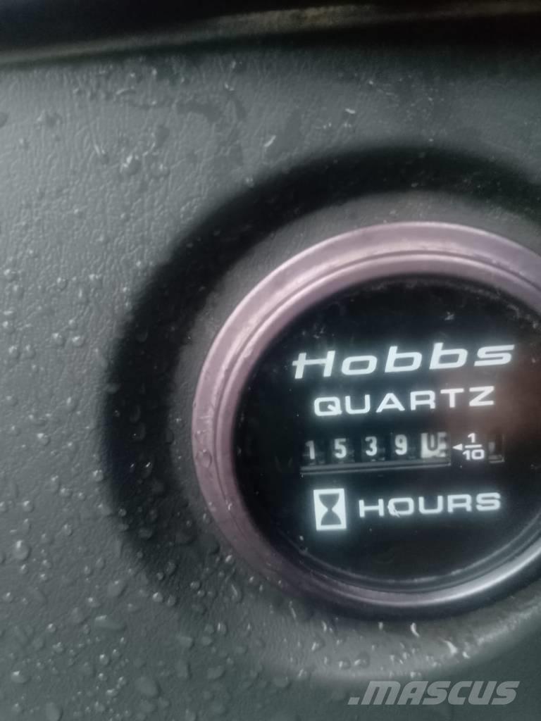 Hyundai 140W-7A 轮式挖掘机