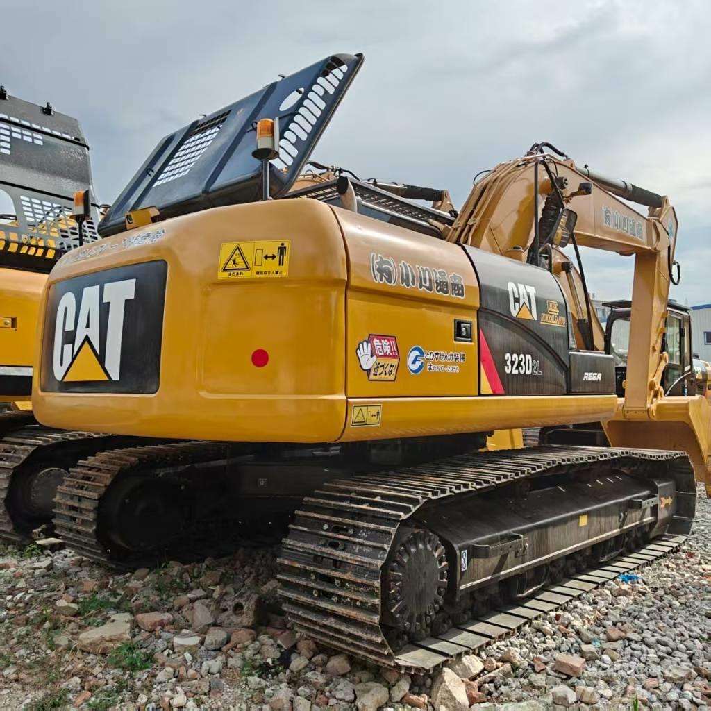 CAT 323D2 履带挖掘机