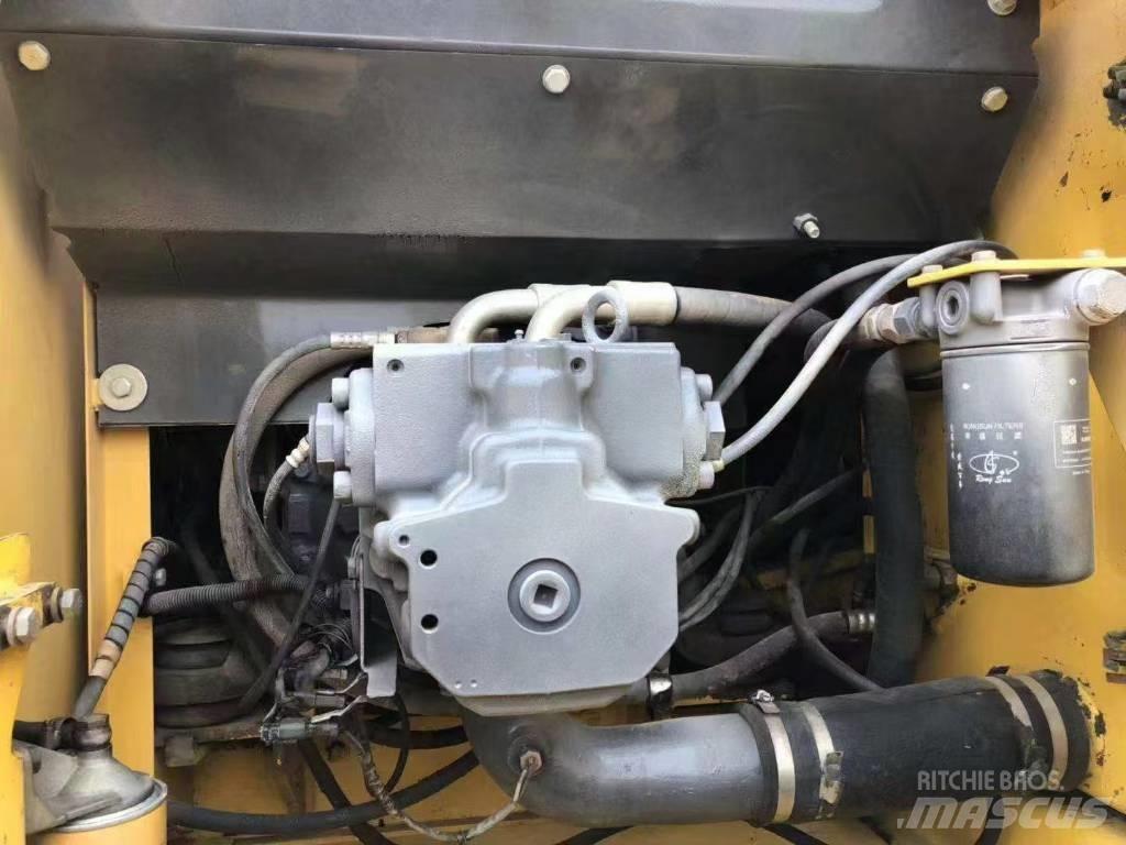 Komatsu 200-7 履带挖掘机