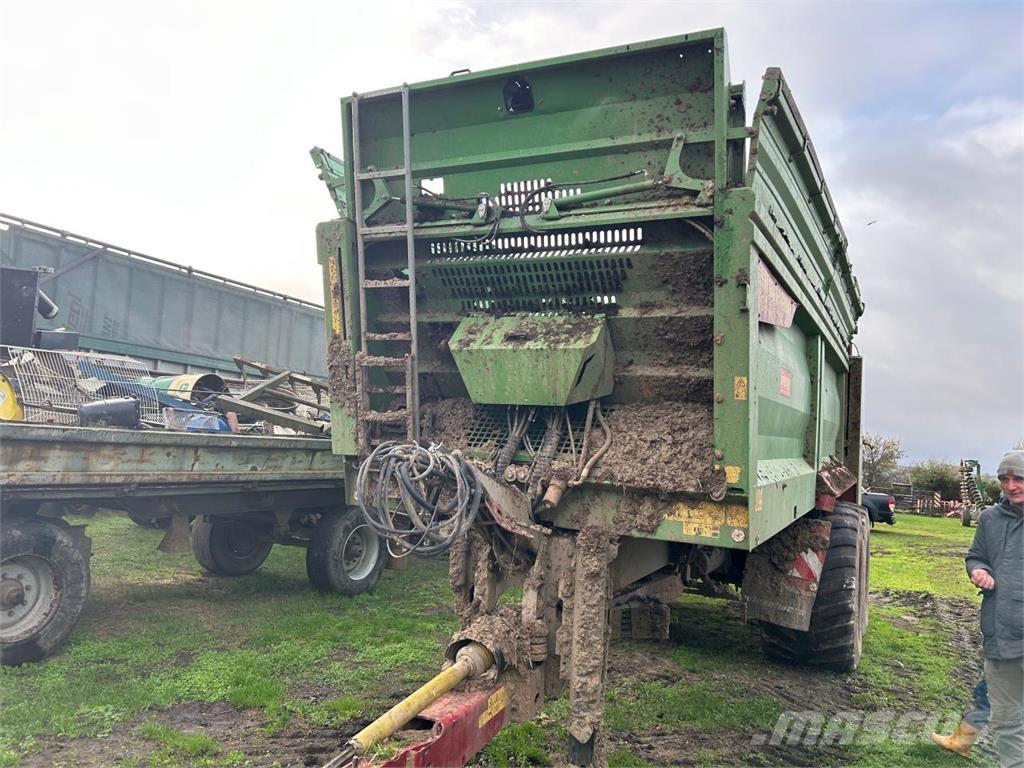 Strautmann PS 2401 撒肥机