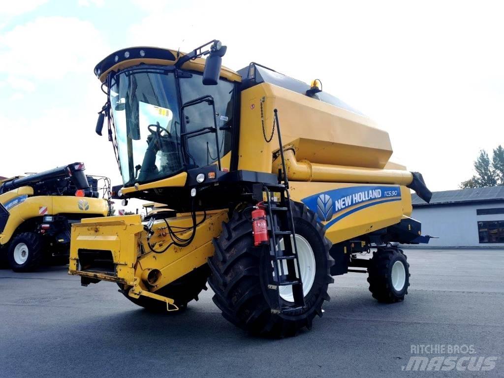 New Holland TC 5.70 联合收割机