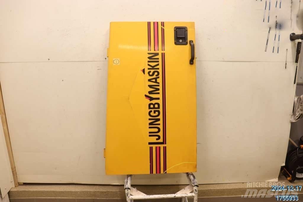 Ljungby L 12 驾驶室与内部