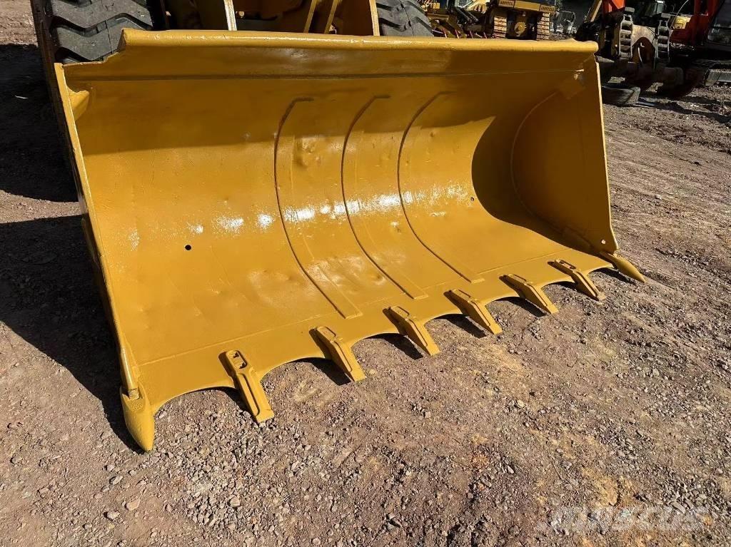 CAT 966H 轮式装载机
