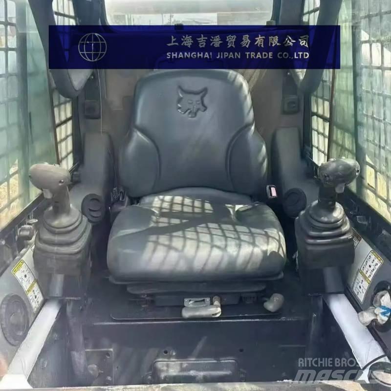 Bobcat S 330 滑移装载机