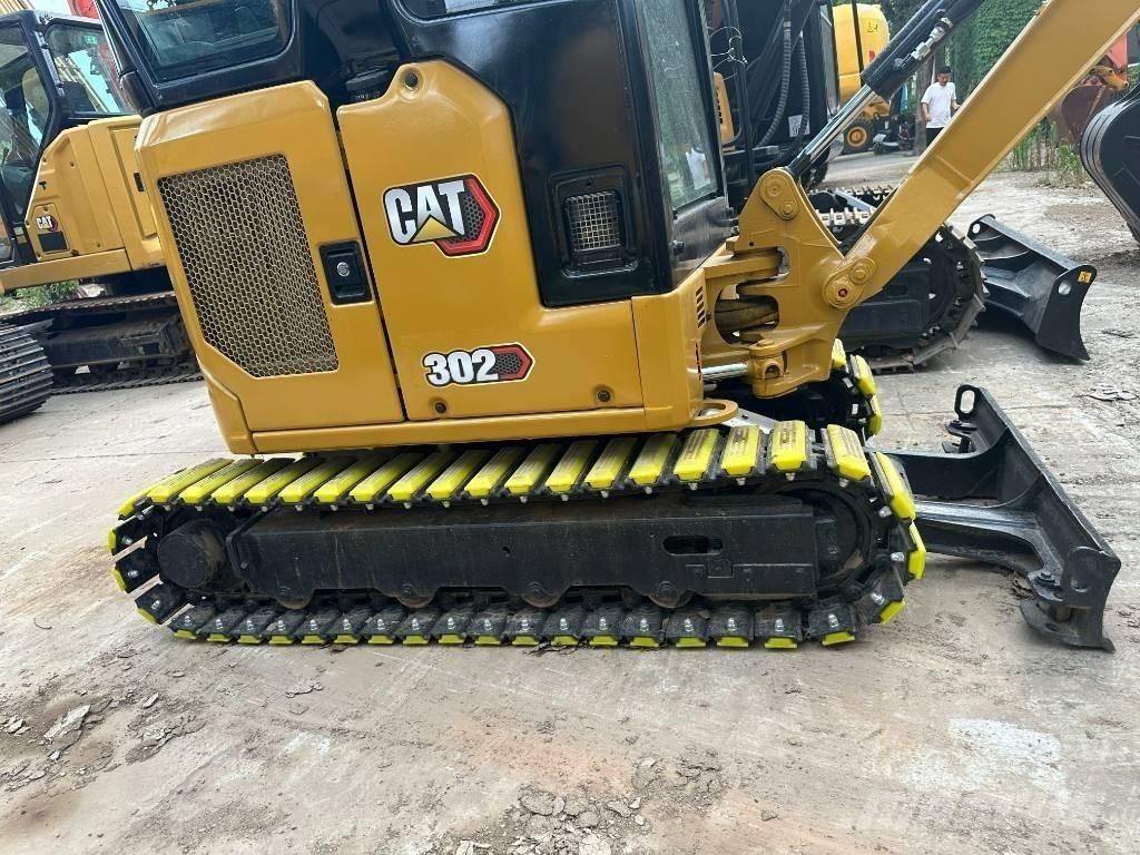 CAT 302 小型挖掘机