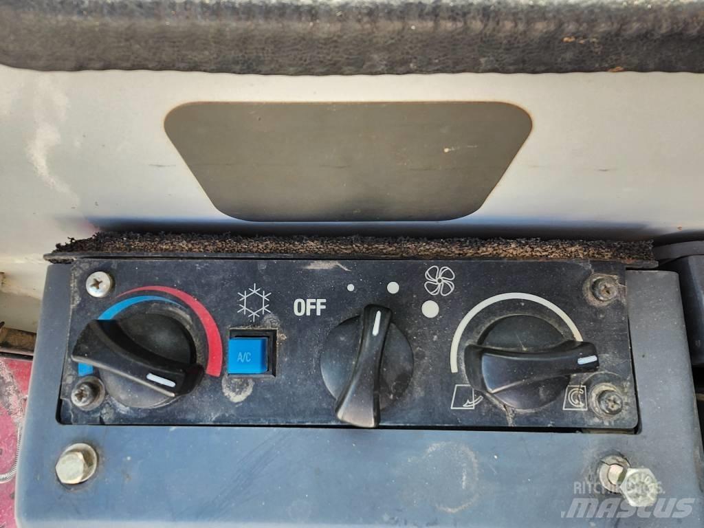 Takeuchi TB 180 FR 履带挖掘机