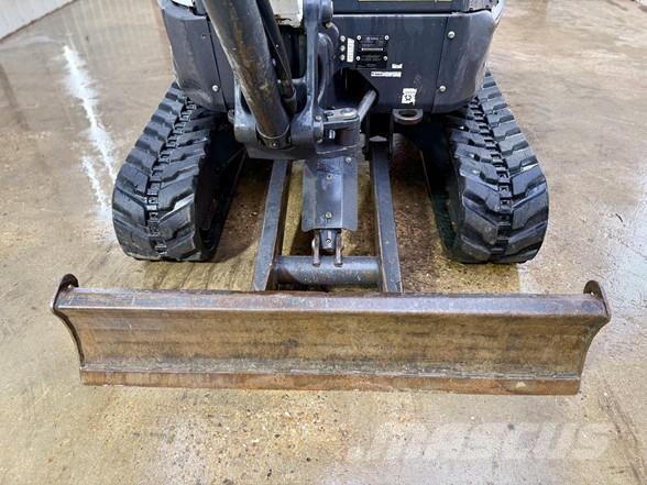 Bobcat E26 小型挖掘机