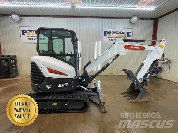 Bobcat E35R2 小型挖掘机