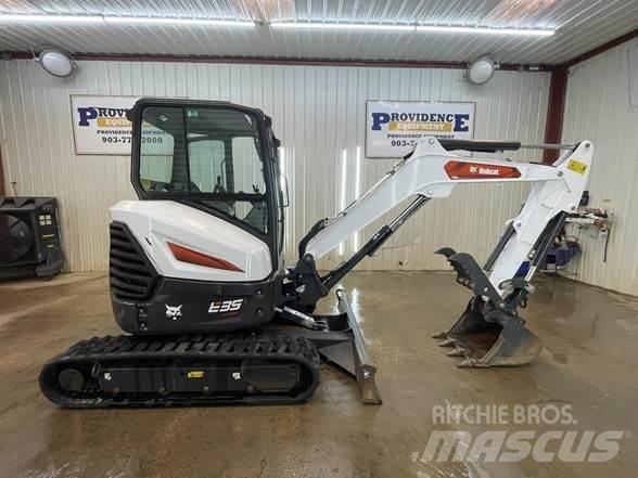 Bobcat E35R2 小型挖掘机