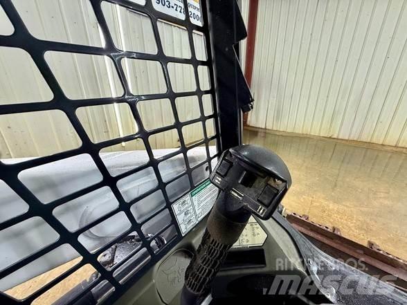 Bobcat S630 滑移装载机