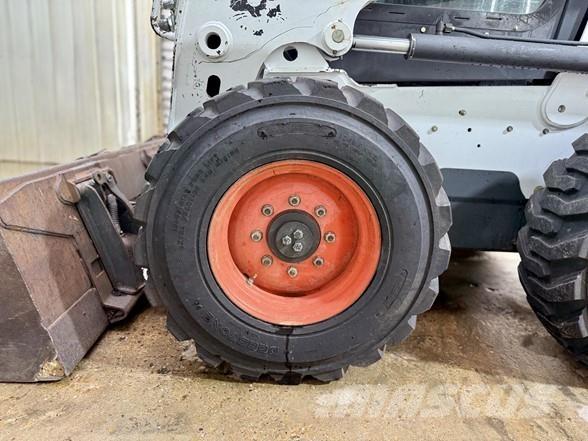 Bobcat S630 滑移装载机