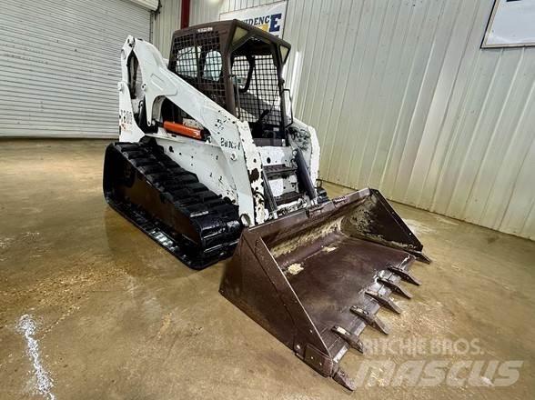 Bobcat T300 滑移装载机