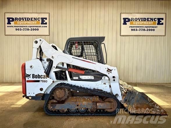 Bobcat T590 滑移装载机