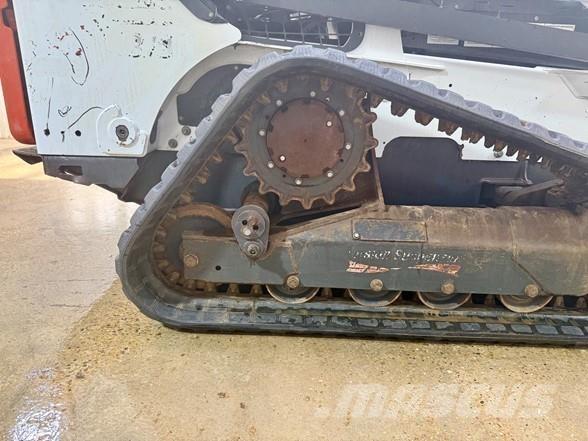 Bobcat T870 滑移装载机