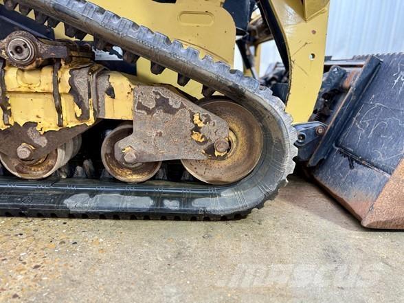 CAT 249D 滑移装载机