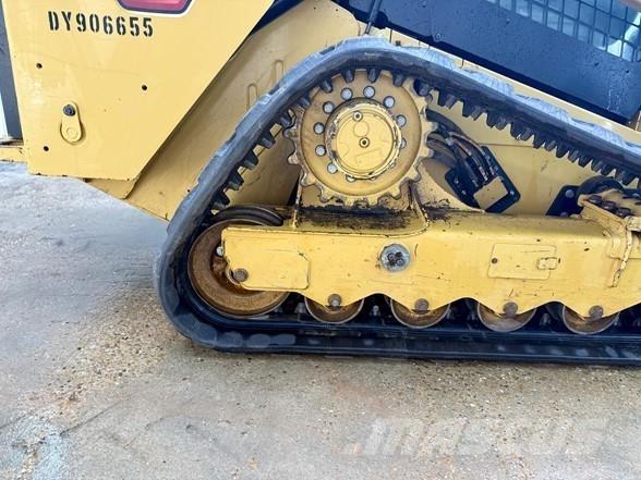 CAT 299D3 滑移装载机