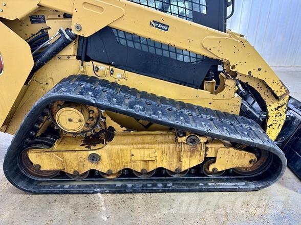 CAT 299D3 XE 滑移装载机