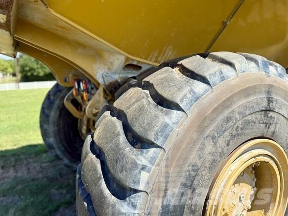 CAT 745 铰接式自卸车
