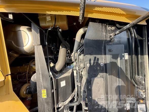 CAT 938M 轮式装载机