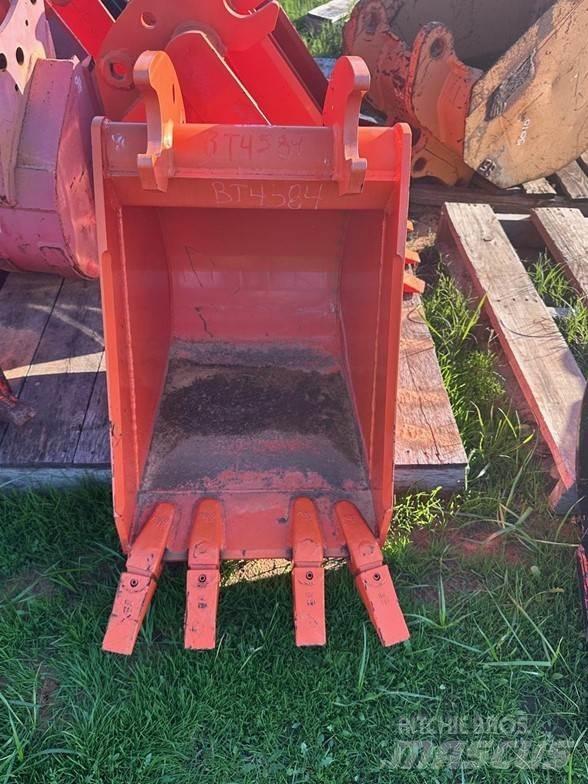 Kubota BT4584 滑移装载机