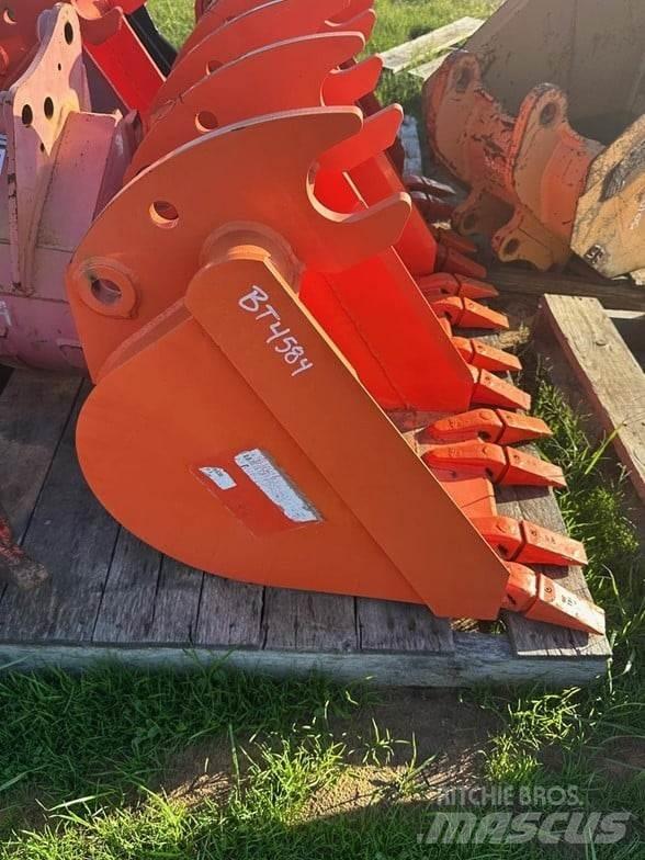 Kubota BT4584 挖斗