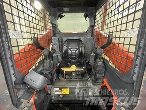 Kubota SSV75 滑移装载机