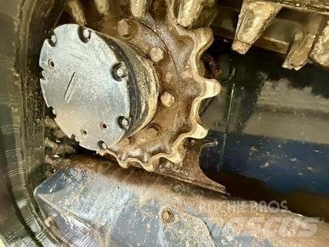 Kubota SVL75 滑移装载机