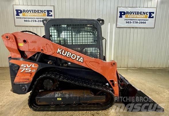 Kubota SVL75-2 滑移装载机