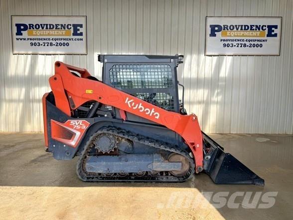 Kubota SVL75-3 滑移装载机