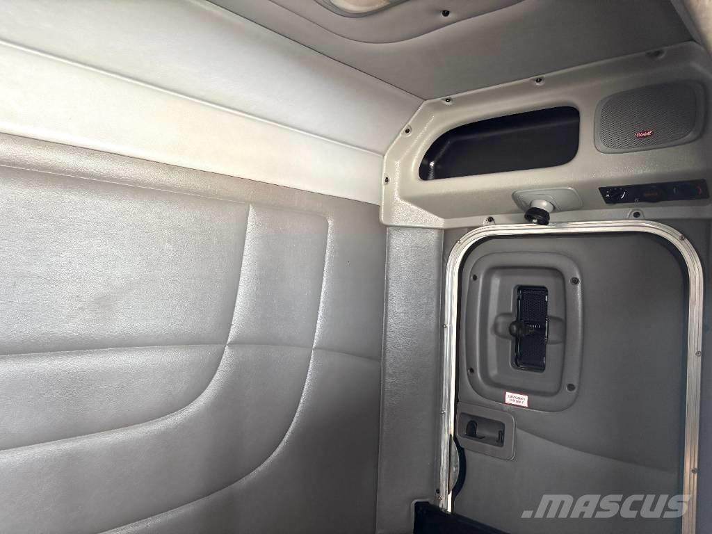 Peterbilt 389 牵引车