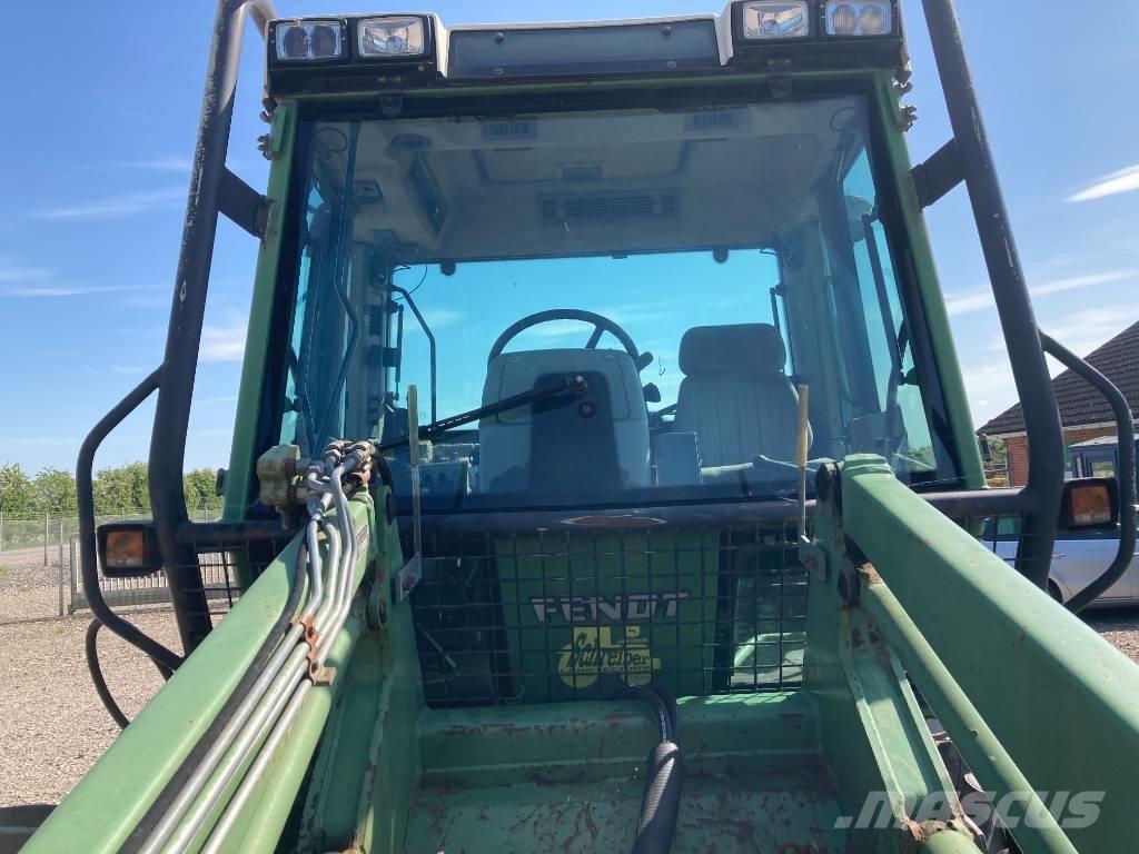 Fendt Xylon 524 前装载和挖掘机