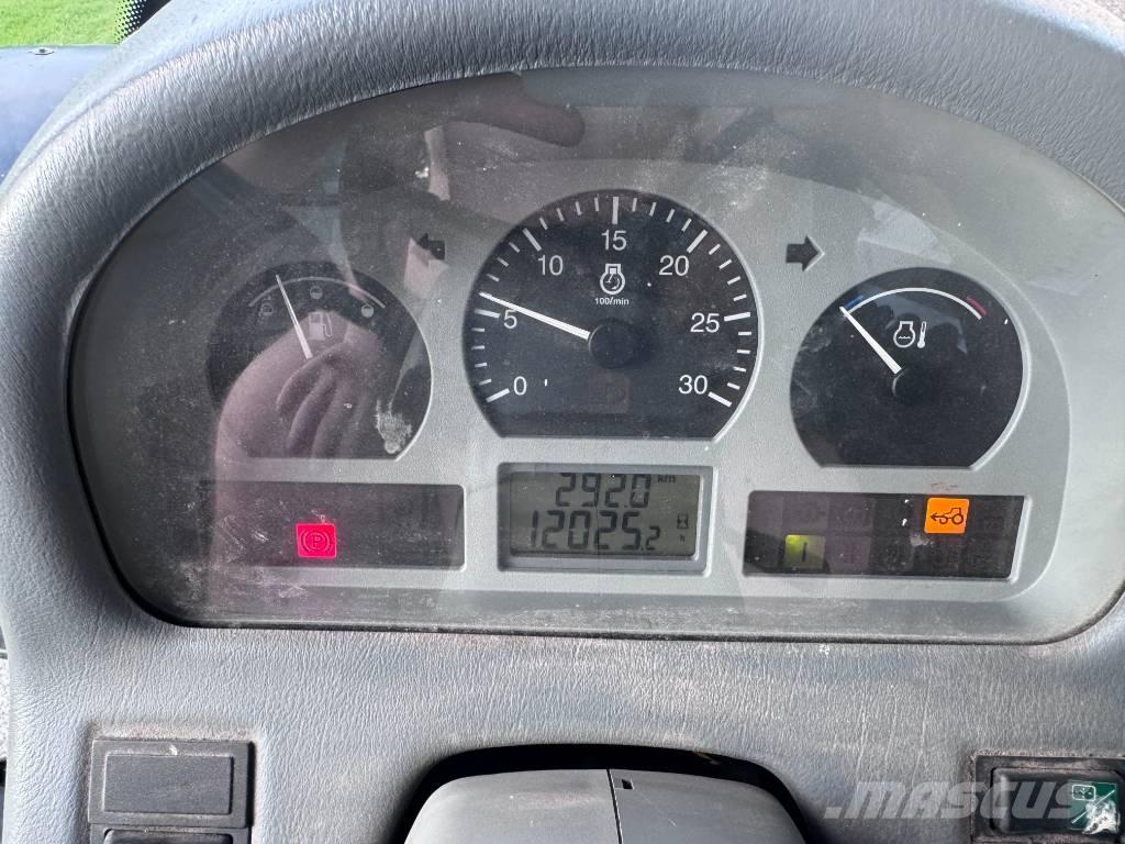 Valtra 8400-4 拖拉机/农用车
