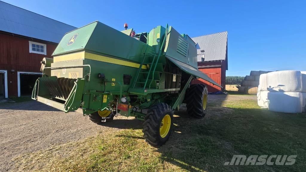 John Deere 1570 联合收割机
