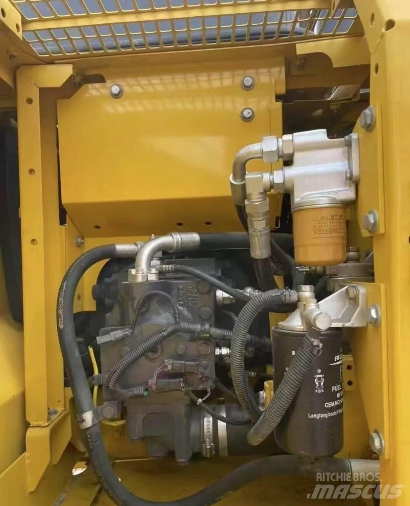 Komatsu PC 130 履带挖掘机