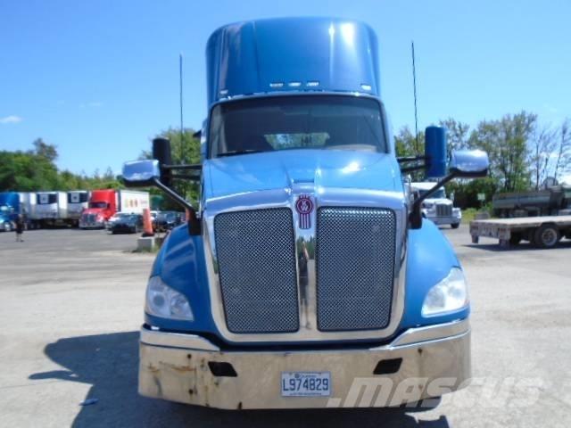 Kenworth T 680 牵引车