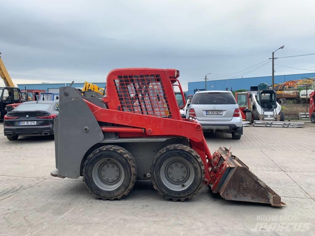 Gehl 4240 滑移装载机
