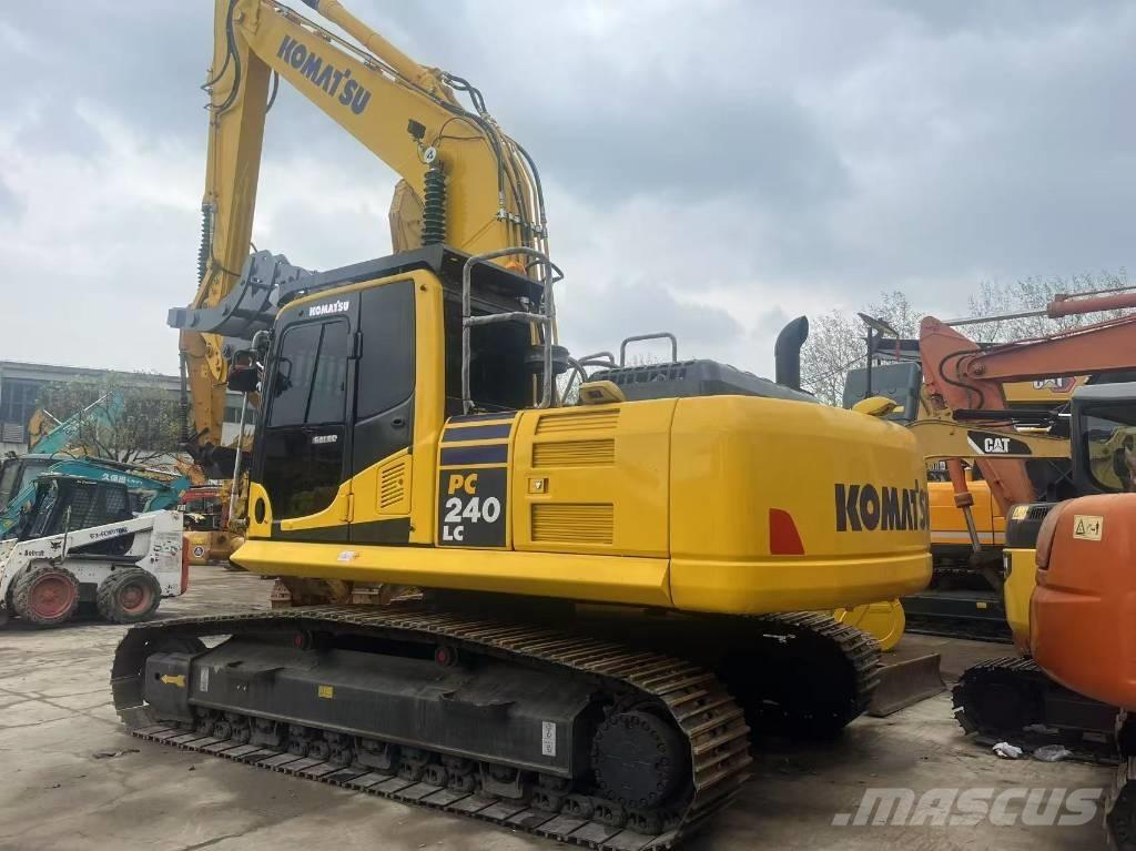 Komatsu PC 240 履带挖掘机