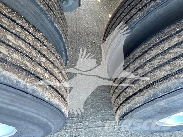 Utility 3000R 保温半挂车