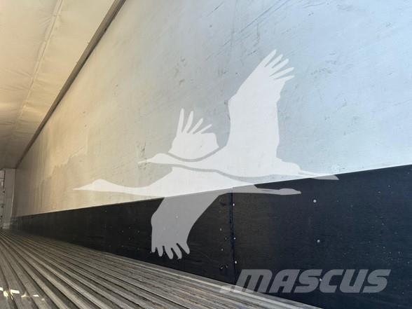 Utility 3000R 保温半挂车