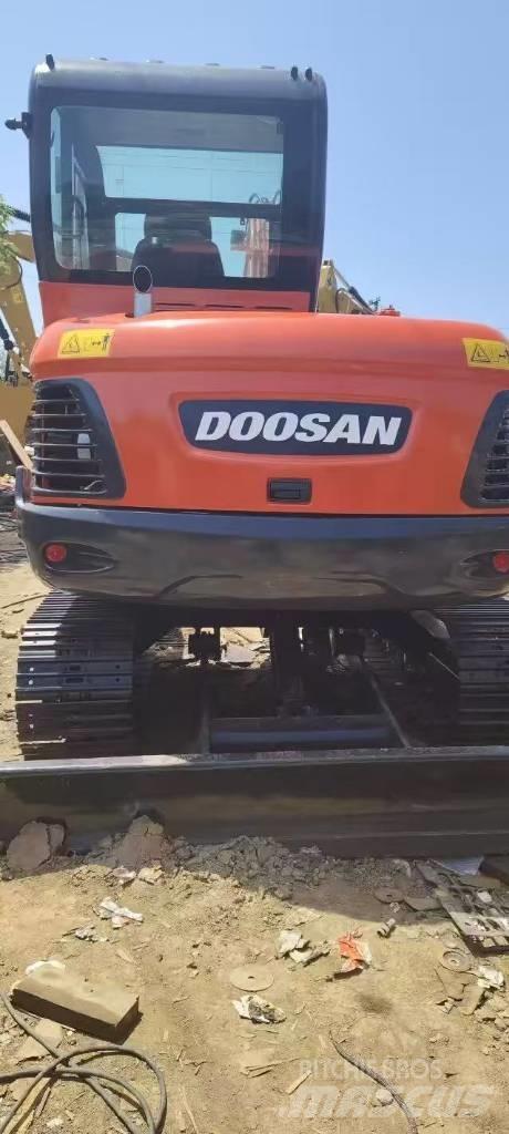 Doosan DX60 小型挖掘机