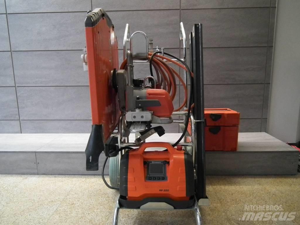 Husqvarna WS220 岩石和混凝土锯