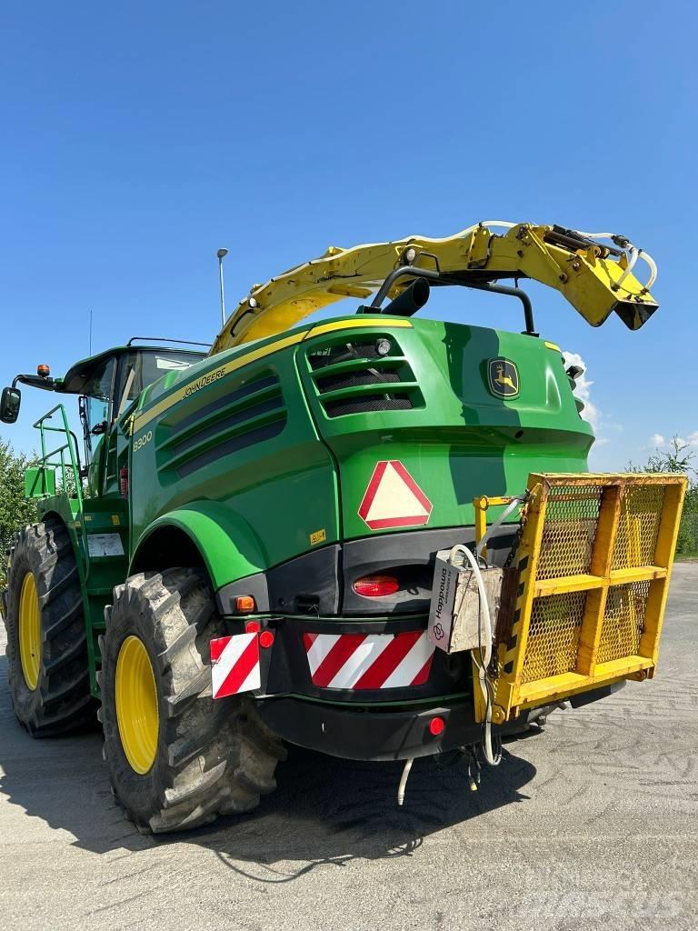 John Deere 8300i 自走式青贮饲料收割机
