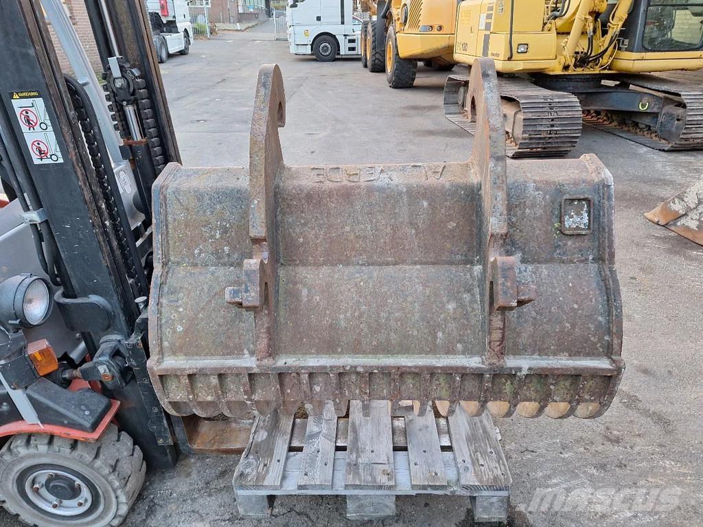 Komatsu PC130-6K 履带挖掘机