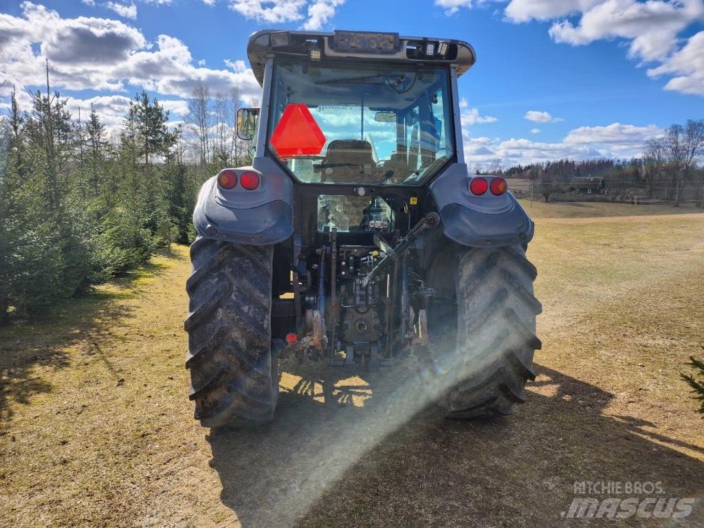 Valtra M 120 拖拉机/农用车