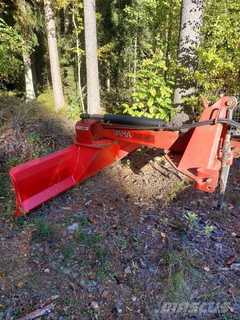 Vama 250 JH 1 刮路机