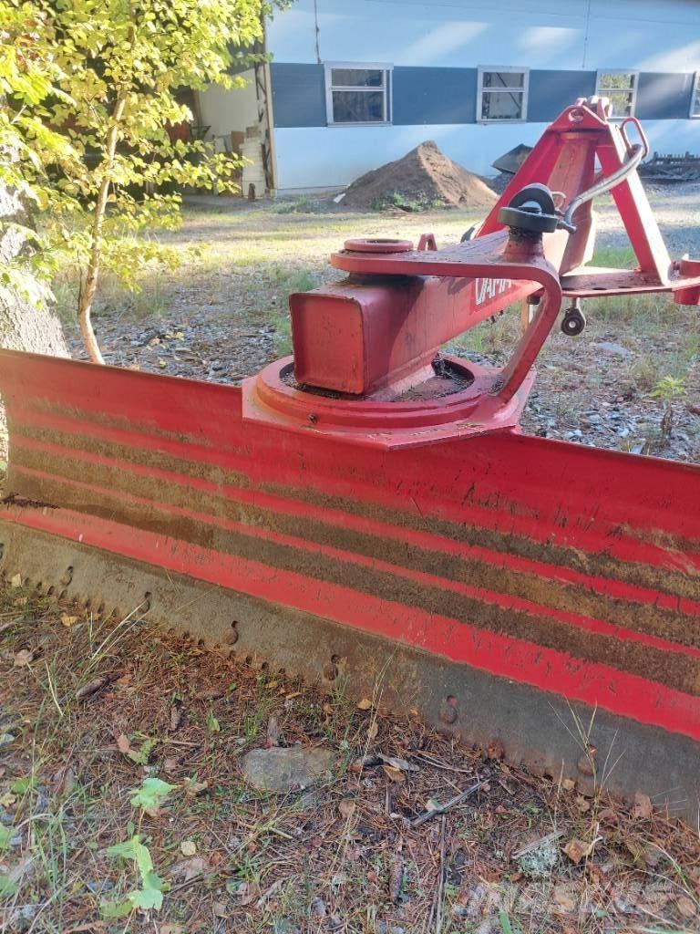 Vama 250 JH 1 刮路机